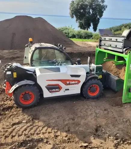 location bobcat à Combourg - image 3