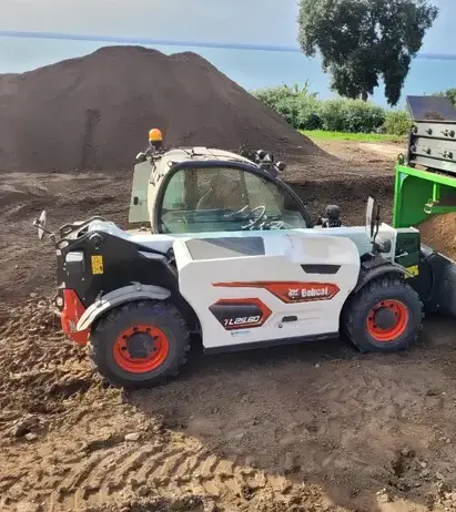 location mini pelle à Avranches - image 4