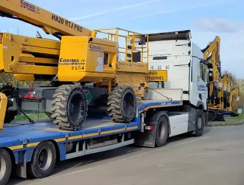 location mini pelle à Combourg - image 3